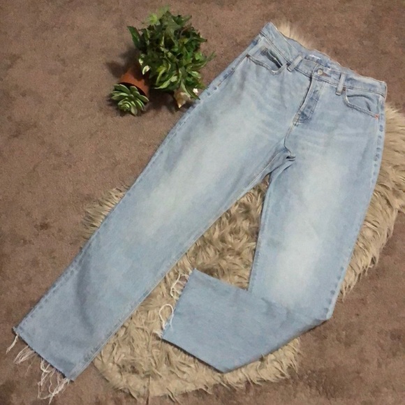 GAP Wmns Sz 2-High Rise Slouchy Straight-Raw Hem-Button Fly-Light Wash-EUC - Picture 2 of 14